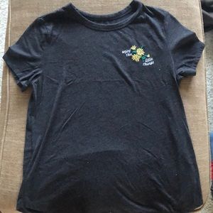 🌟3/12🌟 Embroidered Tee